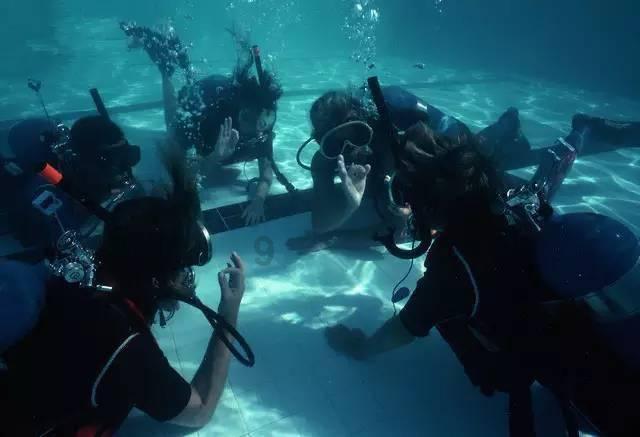 逃出海洋城堡